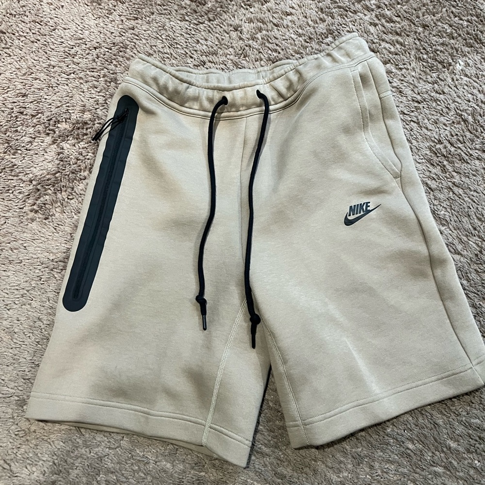 Nike Tech Tan Men's Shorts